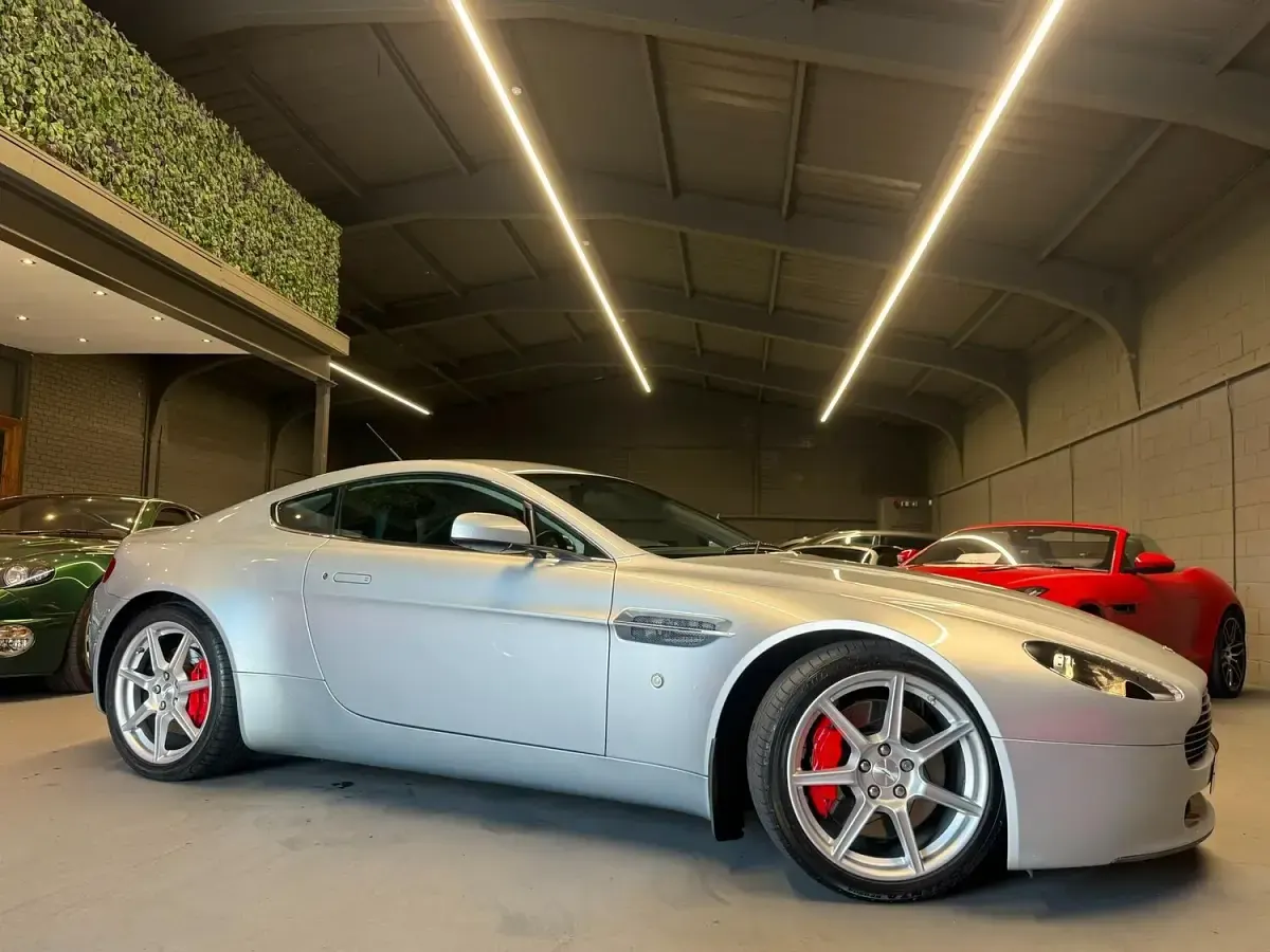Used Aston Martin Vantage 380 HP (279 kW) 2006 Silver Coupe