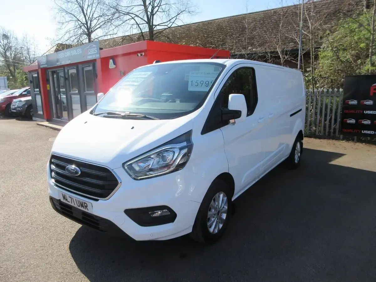 Used Ford Transit Custom Limited 130 HP (95 kW) 2021 White Van