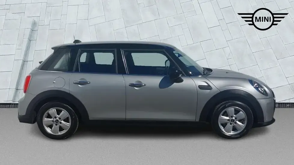 Used Mini Cooper Classic 136 HP (100 kW) 2023 Melting silver iii Hatchback