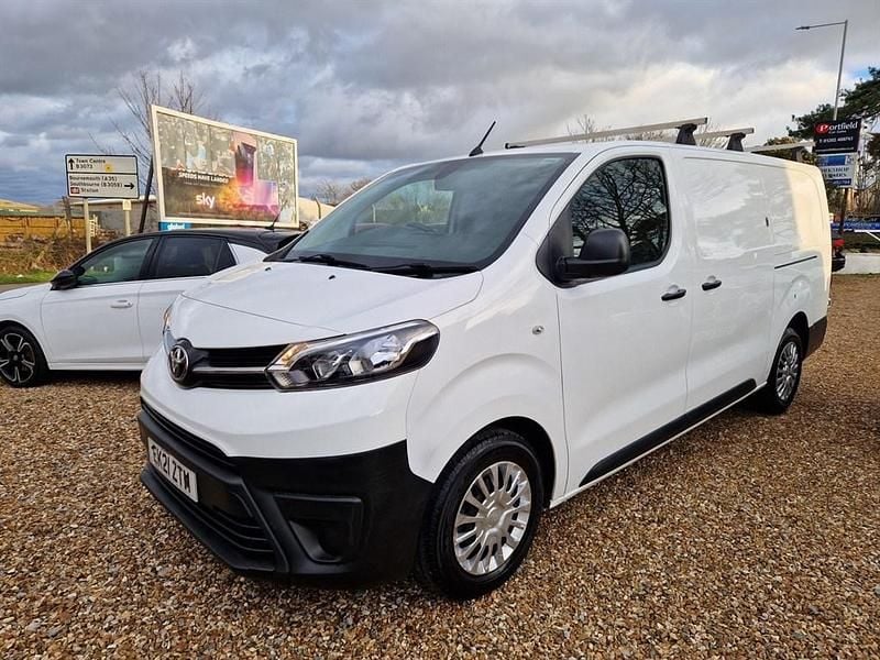 Used Toyota Proace 120 HP (88 kW) 2021 White MPV
