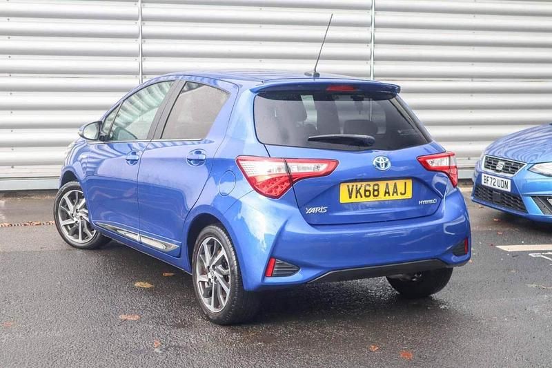 Blue Used 2018 Toyota Yaris Hybrid | £11,934 (Fair price) - Image 1/2