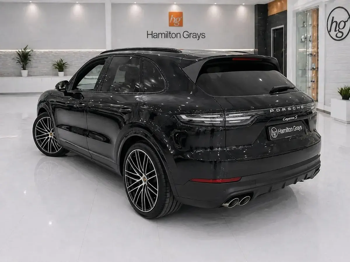 Used Porsche Cayenne 440 HP (323 kW) 2019 Black SUV