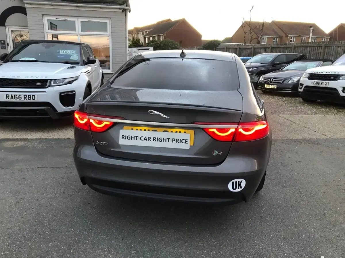 Gebraucht Jaguar XF R-Sport 2018 Grau Limousine