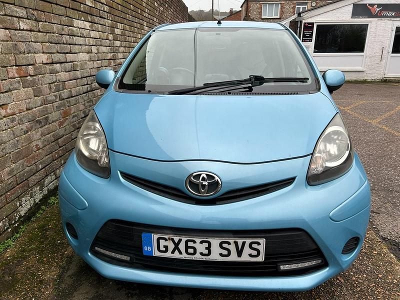 Used Toyota Aygo Style 67 HP (49 kW) 2013 Blue Hatchback