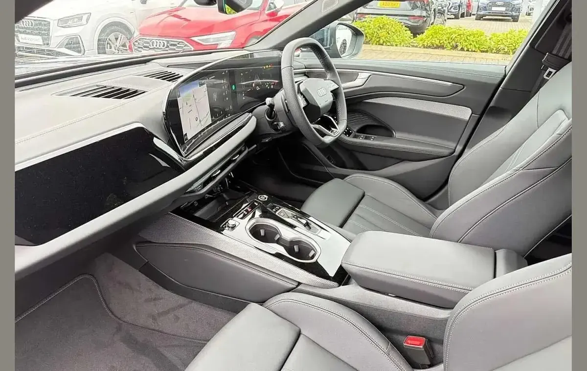 New Audi A6 S-Line 200 HP (147 kW) 2026 Blue Estate