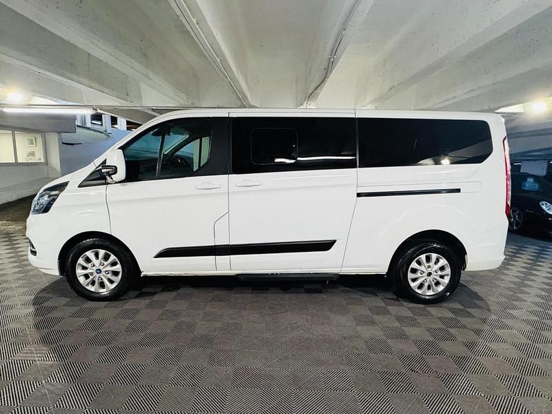 Used Ford Tourneo Zetec 130 HP (95 kW) 2020 White MPV
