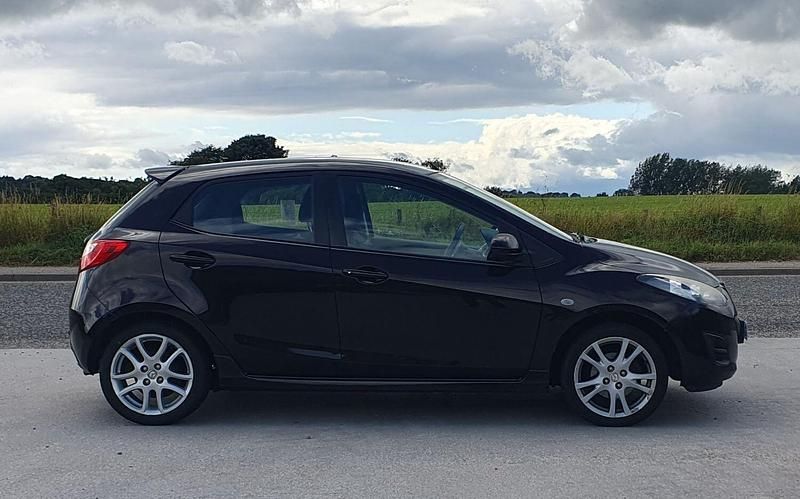 Used Mazda 2 2011 Red Hatchback