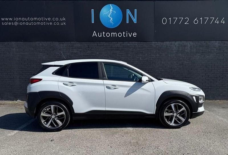 Second-hand Hyundai Kona Edition 120 CP (88 kW) 2020 Alb SUV