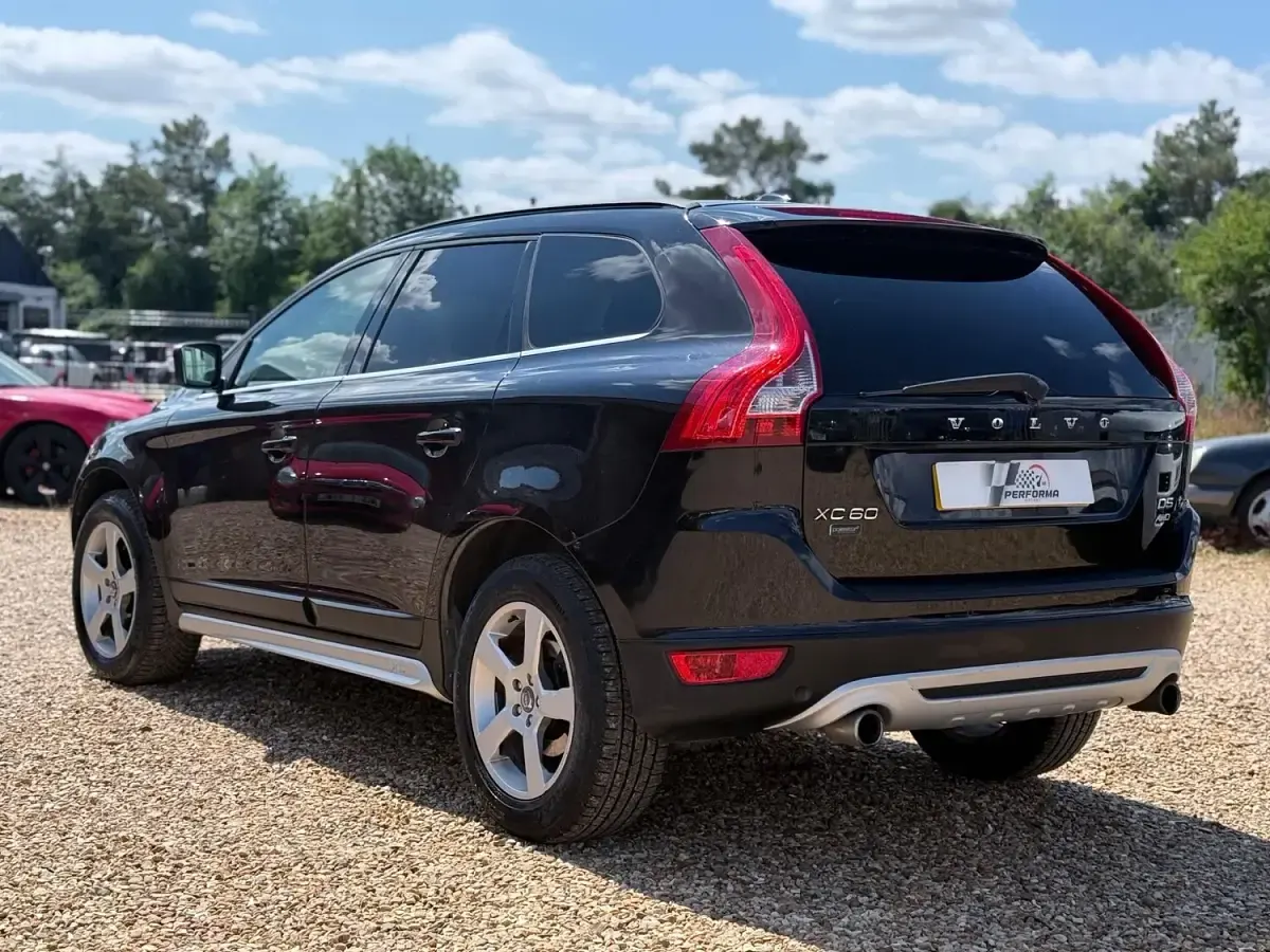 Used Volvo XC60 R-Design 215 HP (158 kW) 2011 Black SUV