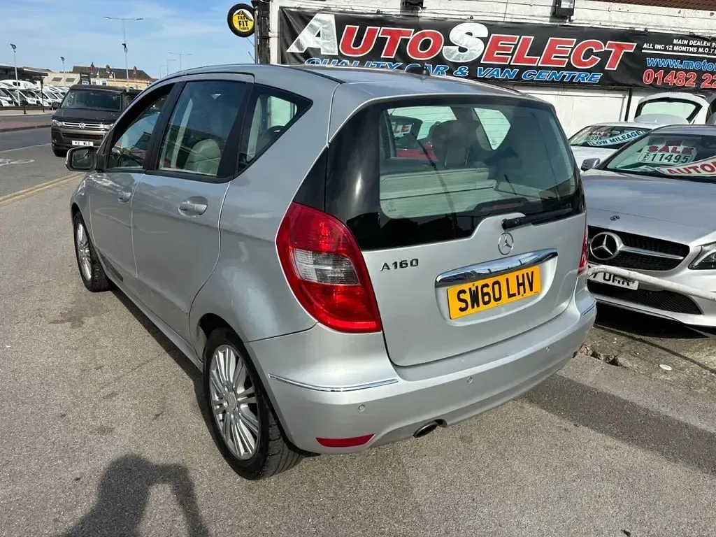 Used Mercedes A160 Elegance 95 HP (69 kW) 2010 Silver Hatchback