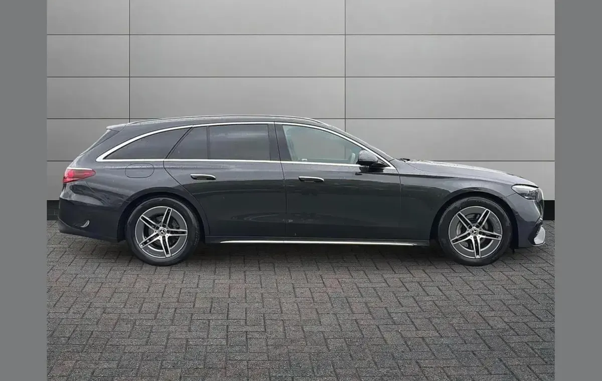Used Mercedes E200 AMG line 200 HP (147 kW) 2025 Grey Estate
