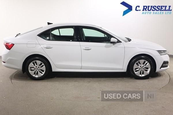 Used Skoda Octavia SE 2022 White Hatchback