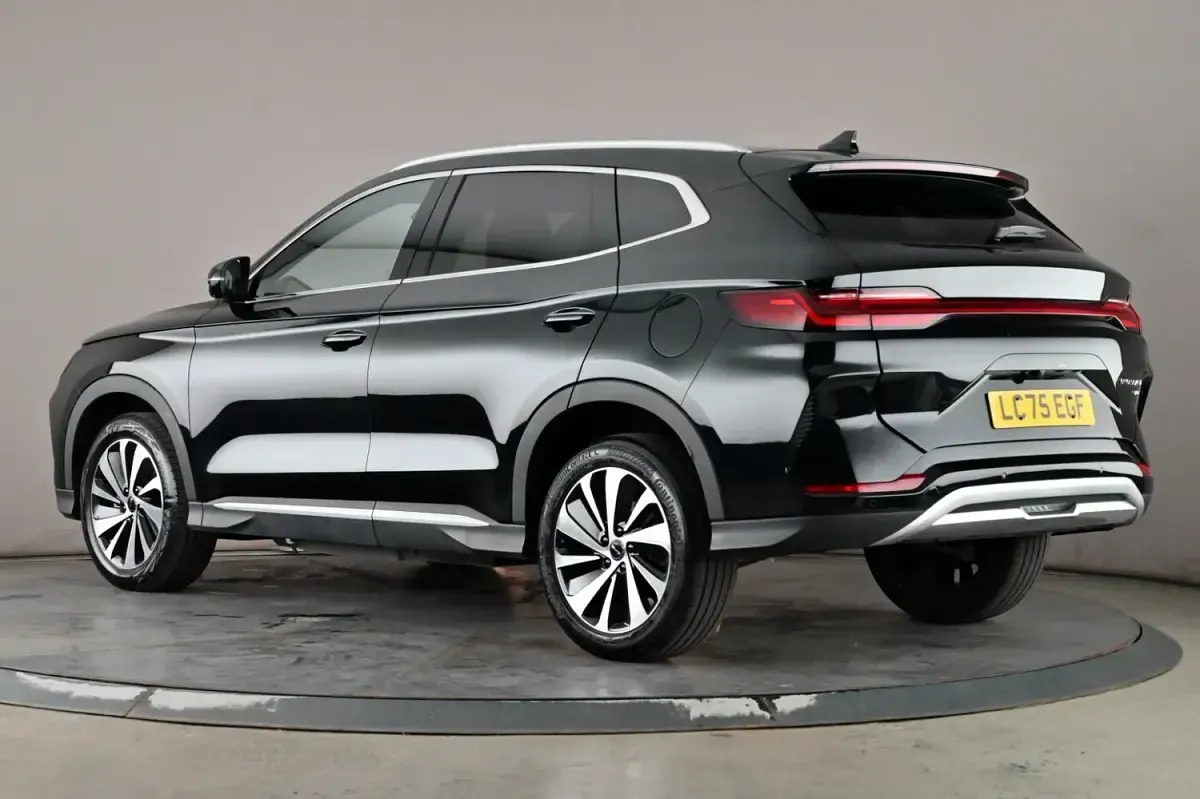 Used BYD Seal U Comfort 218 HP (160 kW) 2025 Black SUV