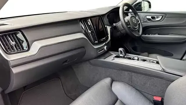 Used Volvo XC60 Plus 345 HP (253 kW) 2025 Silver SUV