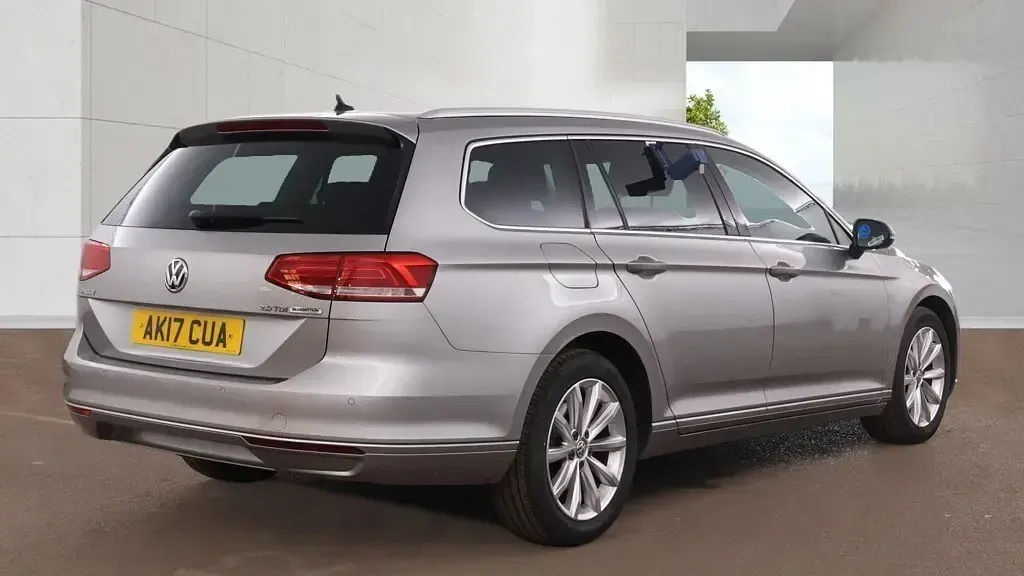 Używany VW Passat Business 150 KM (110 kW) 2017 Srebrny Kombi