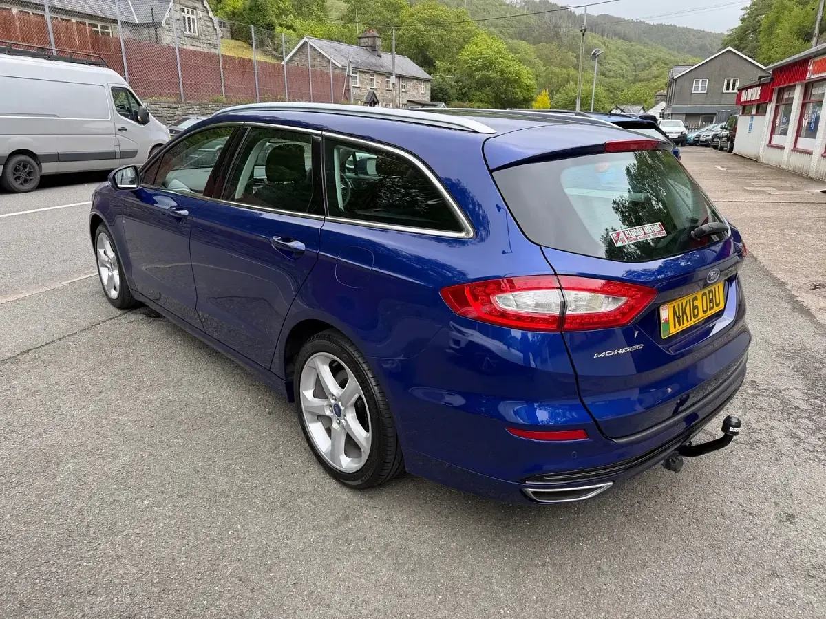Used Ford Mondeo Titanium 180 HP (132 kW) 2016 Blue Estate