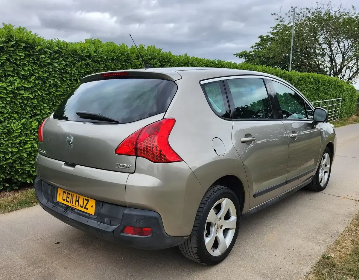 Used Peugeot 3008 Sport 112 HP (82 kW) 2011 Grey Estate