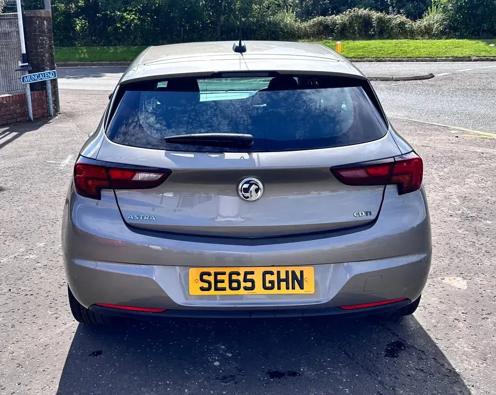 Used Vauxhall Astra SRi 110 HP (80 kW) 2016 Grey Hatchback