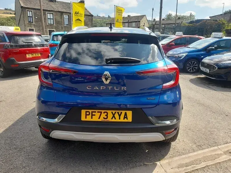 Used Renault Captur Play 143 HP (105 kW) 2023 Blue/black SUV