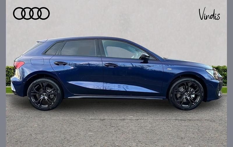 New Audi A3 e-tron Black Edition 200 HP (147 kW) 2025 Blue Hatchback