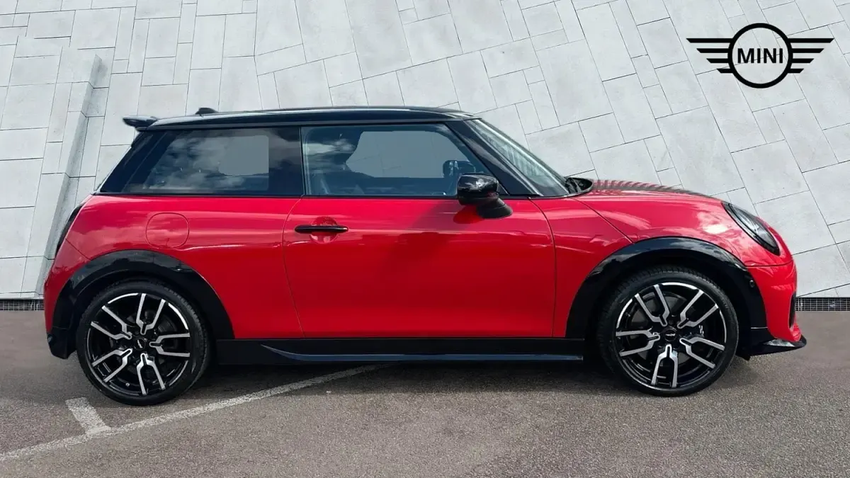 Used Mini Cooper Hatch 154 HP (113 kW) 2024 Red Hatchback
