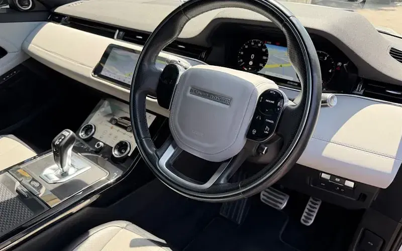 Used Land Rover Range Rover evoque First Edition 182 HP (133 kW) 2019 White SUV