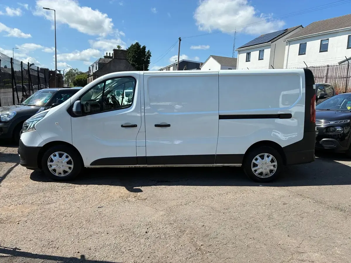 Used Renault Trafic Business 2019 White MPV