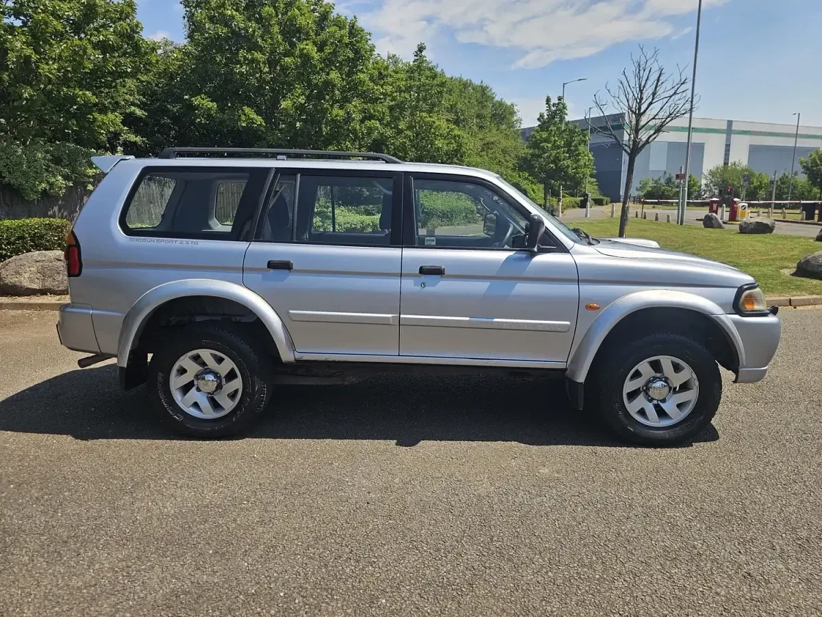 Used Mitsubishi Shogun 2004 Silver SUV