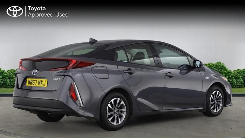 Used Toyota Prius Business Edition 120 HP (88 kW) 2017 Grey Hatchback