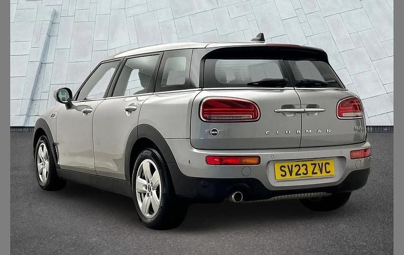 Gebraucht Mini Cooper Clubman Classic 134 PS (98 kW) 2023 Silber Kombi