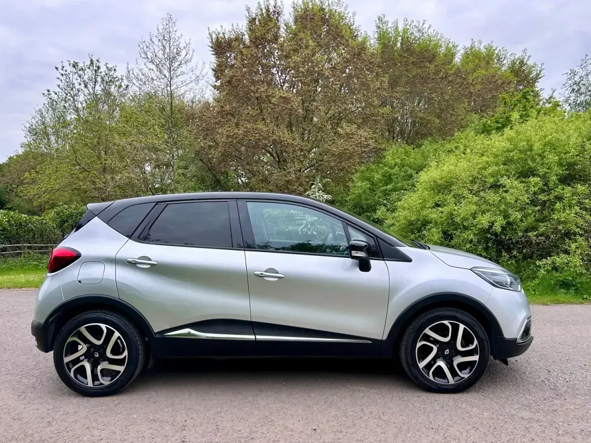 Second-hand Renault Captur Dynamique 90 CP (66 kW) 2015 Argintiu SUV