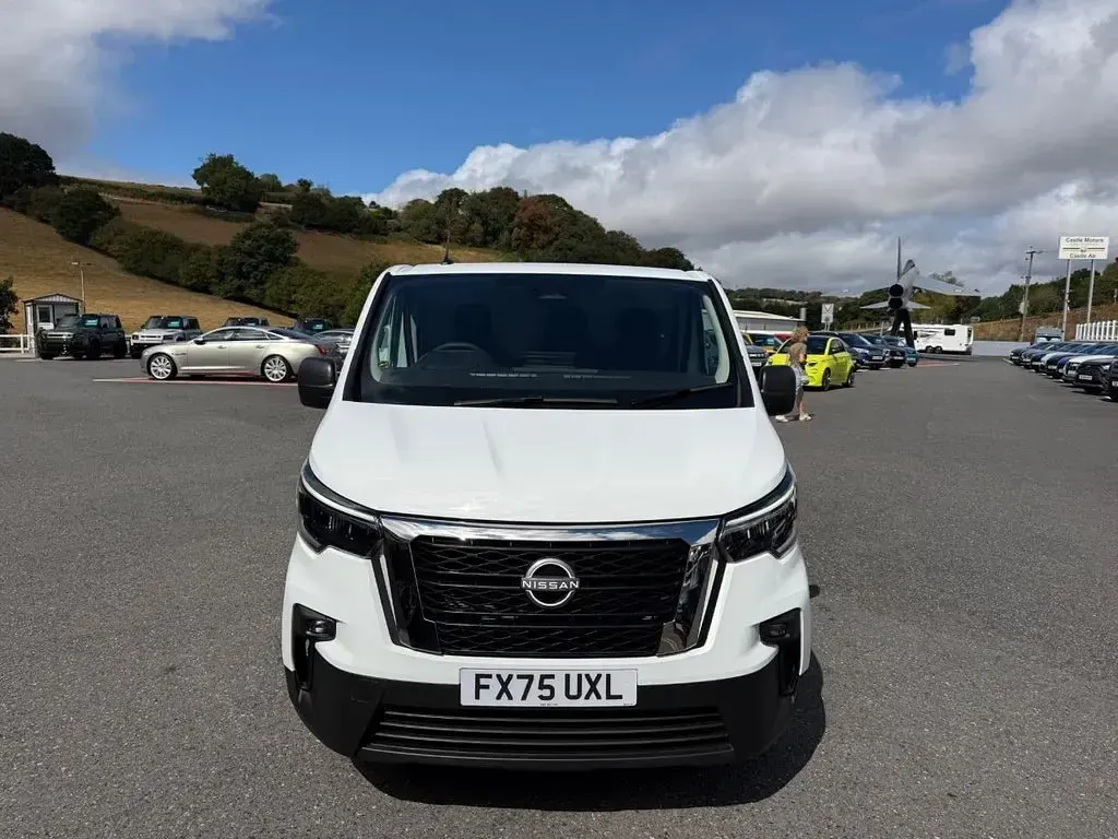 Used Nissan Primastar Acenta 110 HP (80 kW) 2025 White MPV