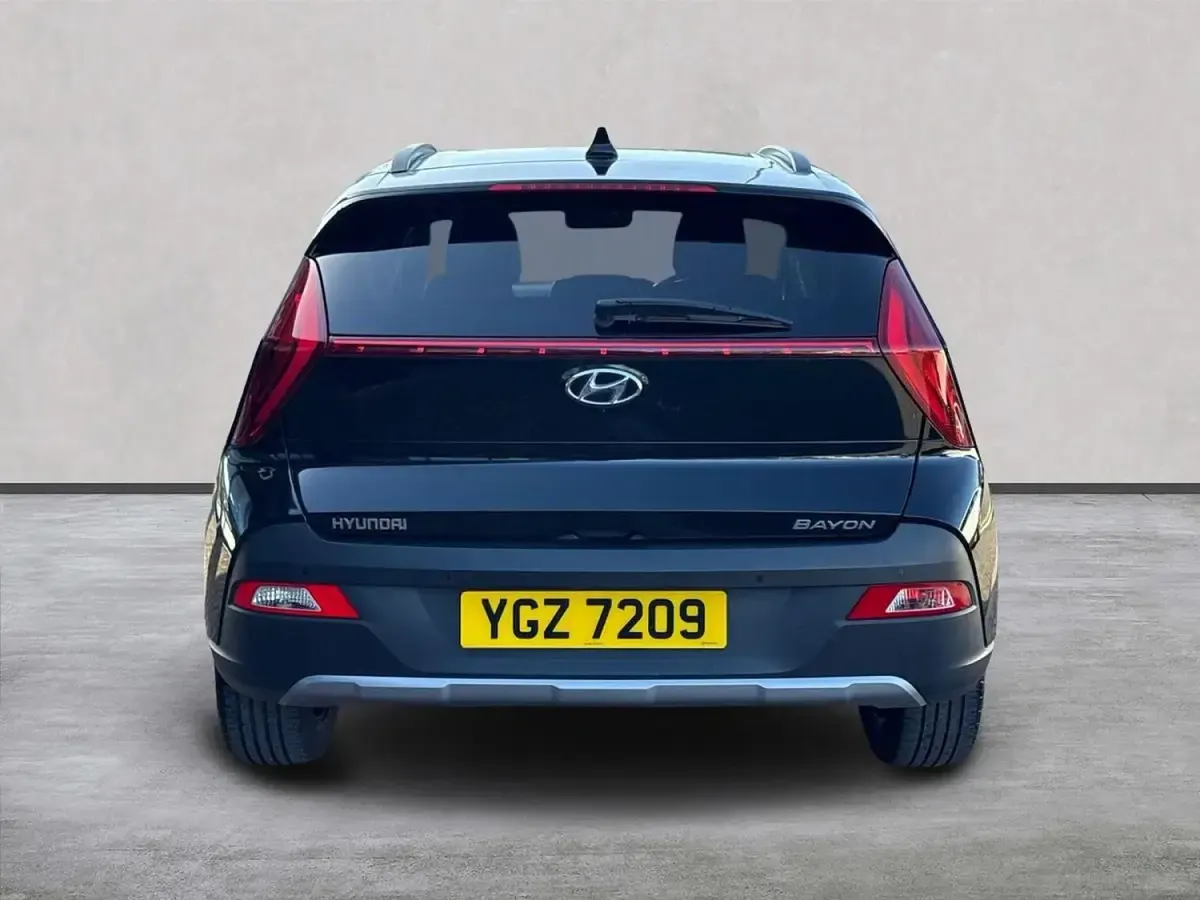 Usado Hyundai Bayon Premium 100 HP (73 kW) 2023 Preto SUV