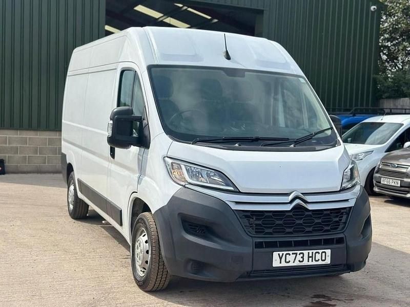 Usado Citroën Relay 140 HP (102 kW) 2023 Branco Van