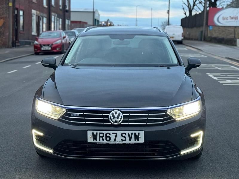 Grey Used 2017 VW Passat GTE Estate | £7,995 (Good price) - Image 1/4