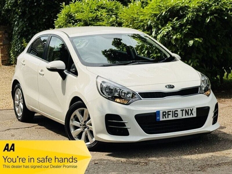 White Used 2016 Kia Rio 2 Hatchback | £5,990 (Fair price) - Image 1/3