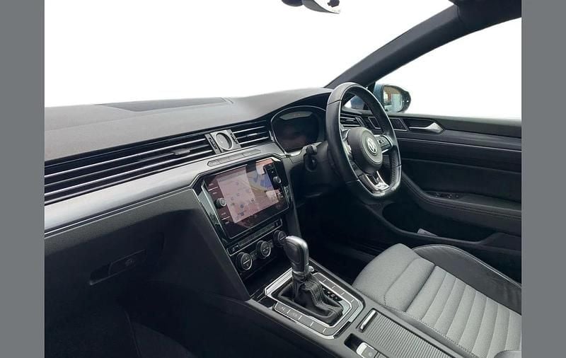 Begagnad VW Passat R-line 150 HK (110 kW) 2018 Blå Kombi