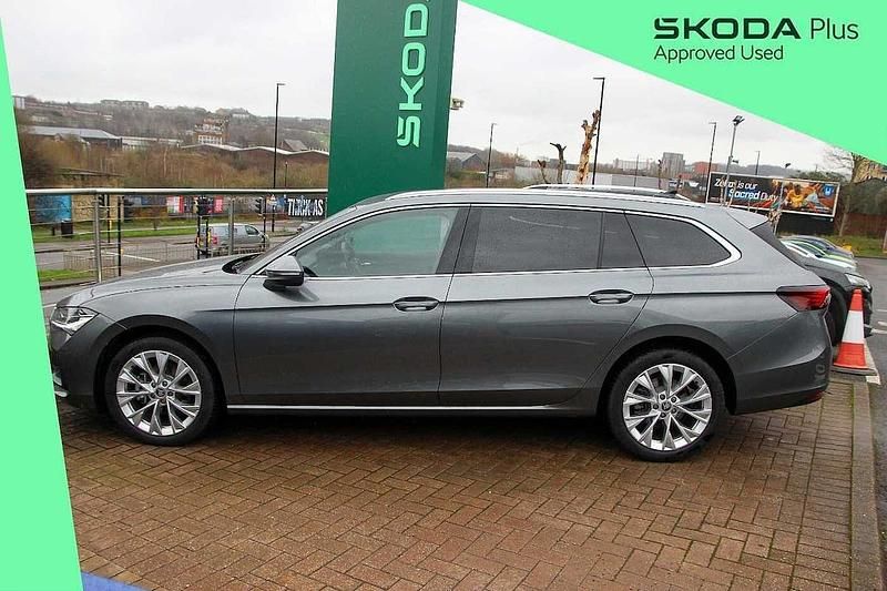 Used Skoda Superb SE L 150 HP (110 kW) 2025 Graphite grey metallic Estate