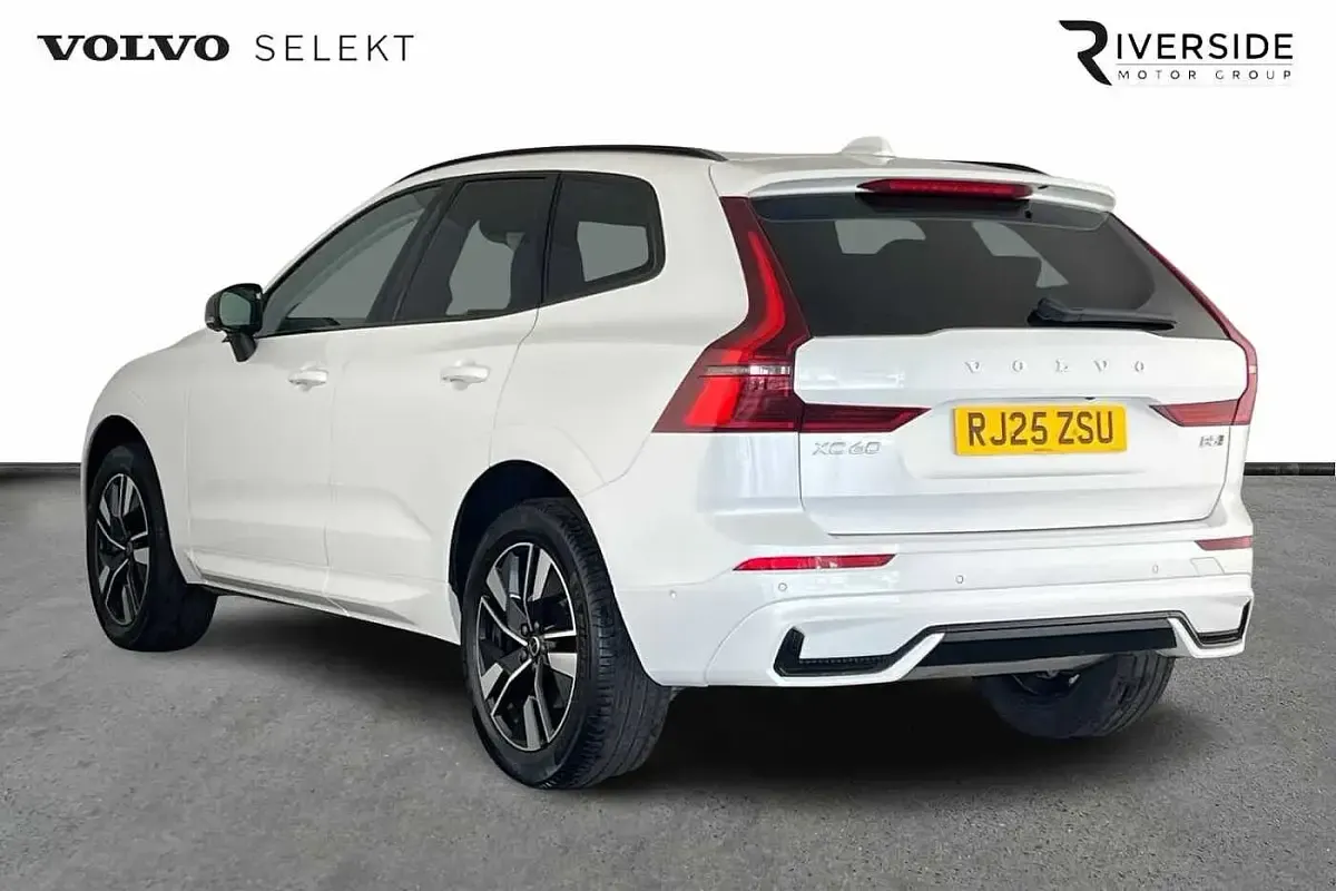 Used Volvo XC60 Plus 250 HP (183 kW) 2025 Crystal white SUV
