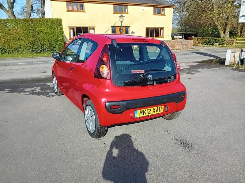Used Peugeot 107 Access 68 HP (50 kW) 2012 Red Hatchback