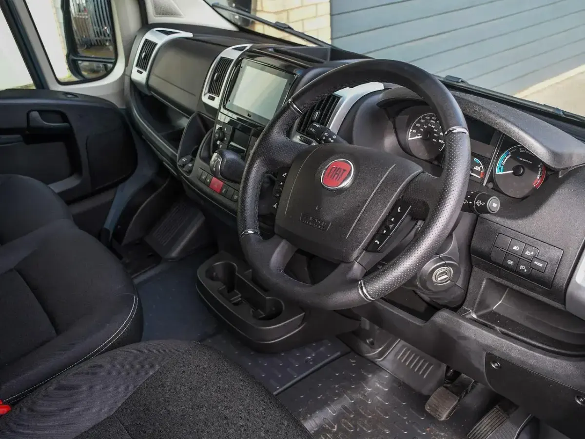 Usado Fiat E-Ducato 88 kW (120 HP) 2024 Cinzento