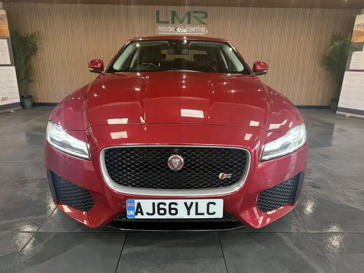 Used Jaguar XF S 300 HP (220 kW) 2016 Red Sedan