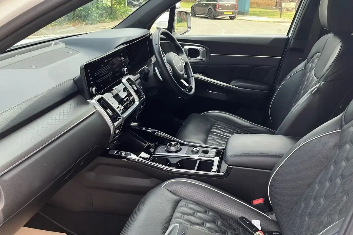 Used Kia Sorento 257 HP (189 kW) 2023 White SUV