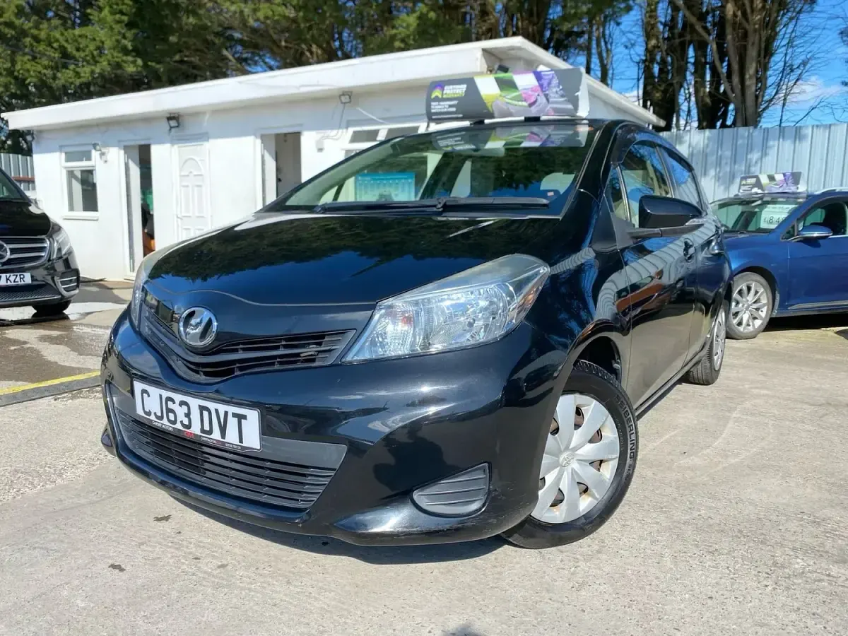 Used Toyota Vitz 2014 Black Hatchback