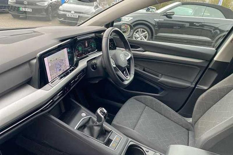 Second-hand VW Golf VIII 130 CP (95 kW) 2024