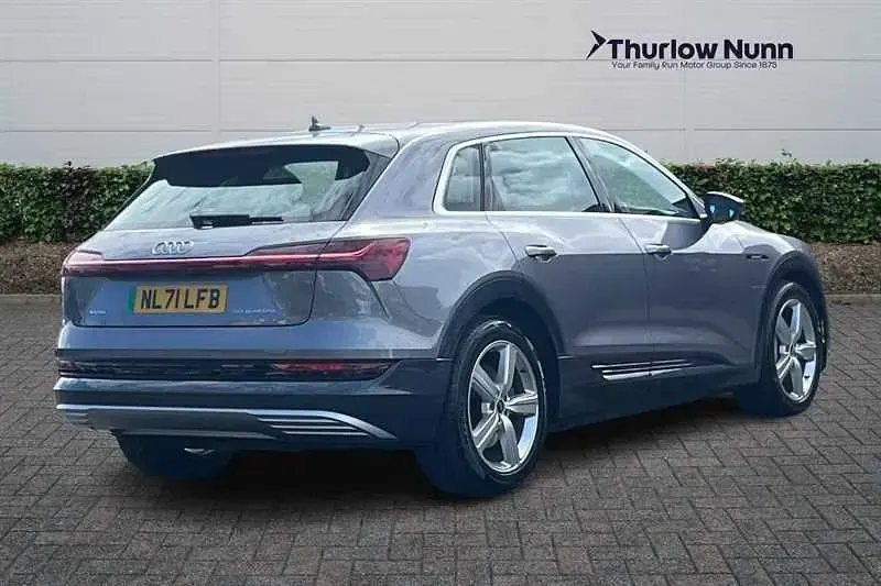 Usado Audi e-tron Design 230 kW (313 CV) 2021 Gris SUV