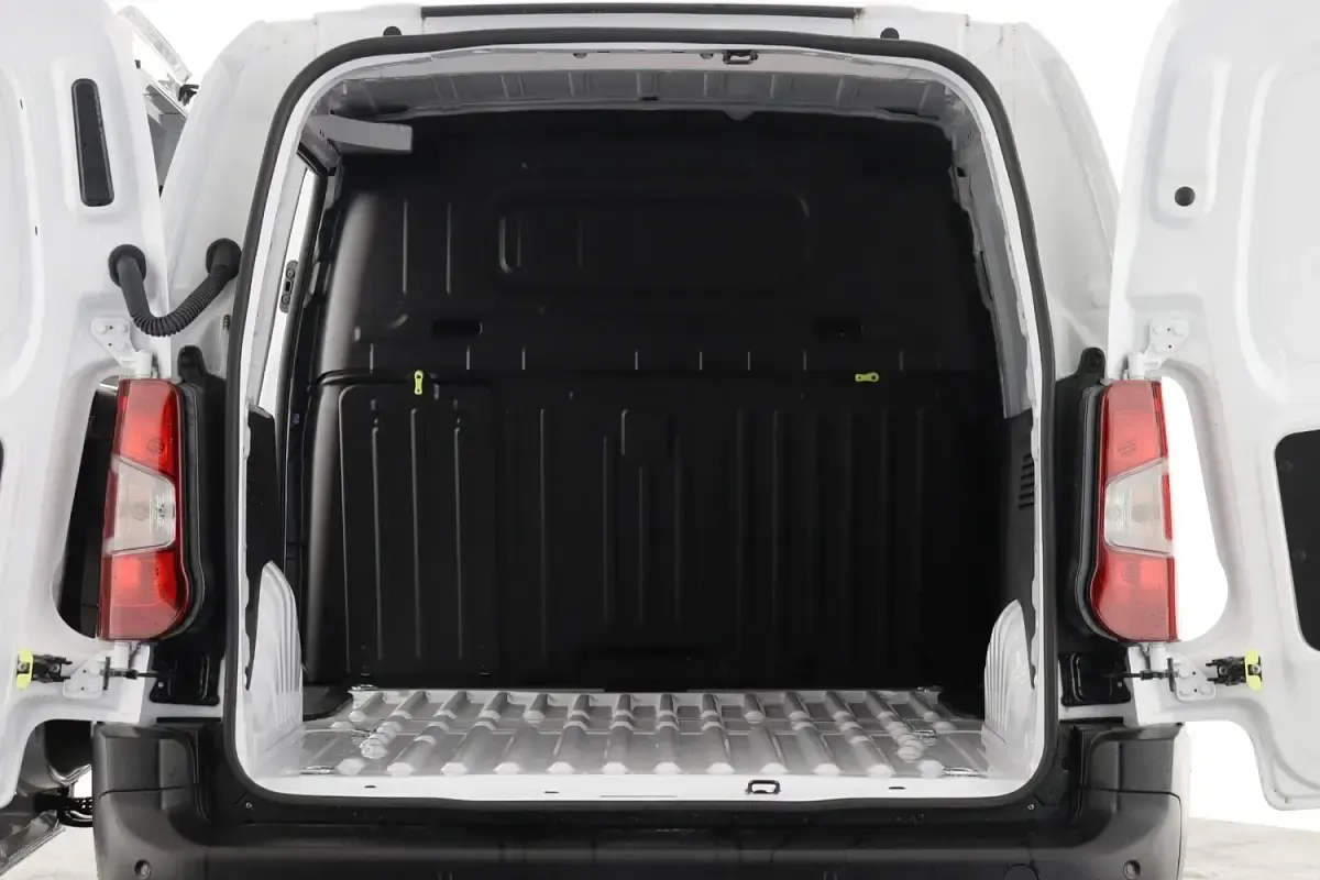 New Citroën Berlingo 100 HP (73 kW) 2026 White MPV
