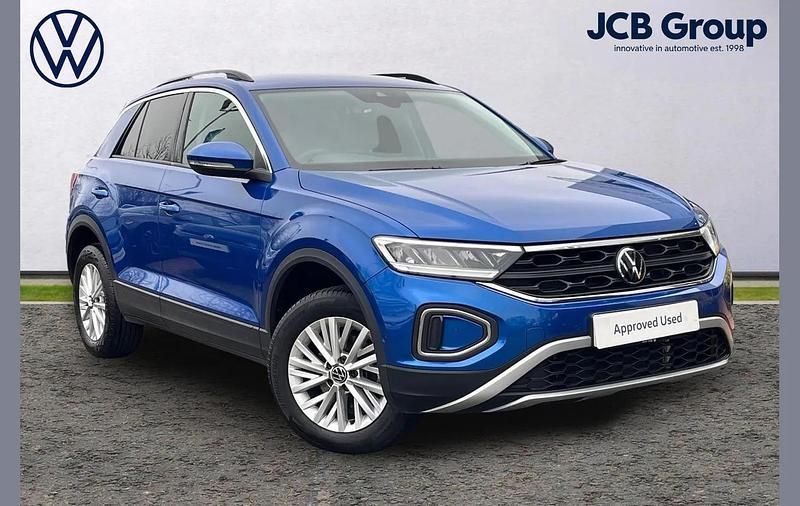 Blue Used 2022 VW T-Roc Life SUV | £19,995 (Fair price) - Image 1/4