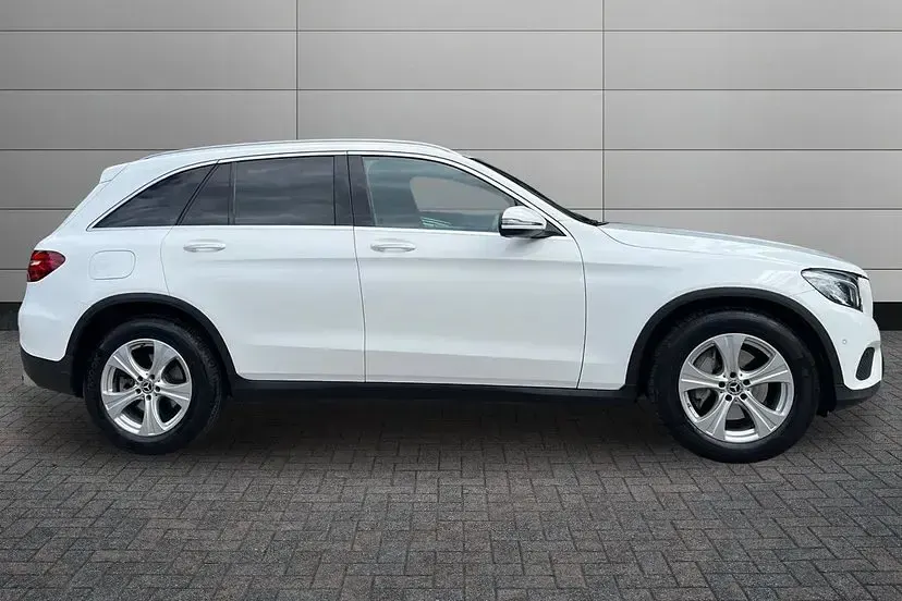 Used Mercedes GLC220 168 HP (123 kW) 2019 Polar white SUV