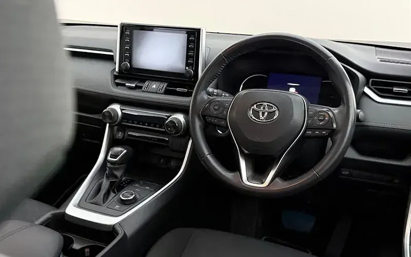 Used Toyota RAV4 Hybrid Design 222 HP (163 kW) 2021 White SUV